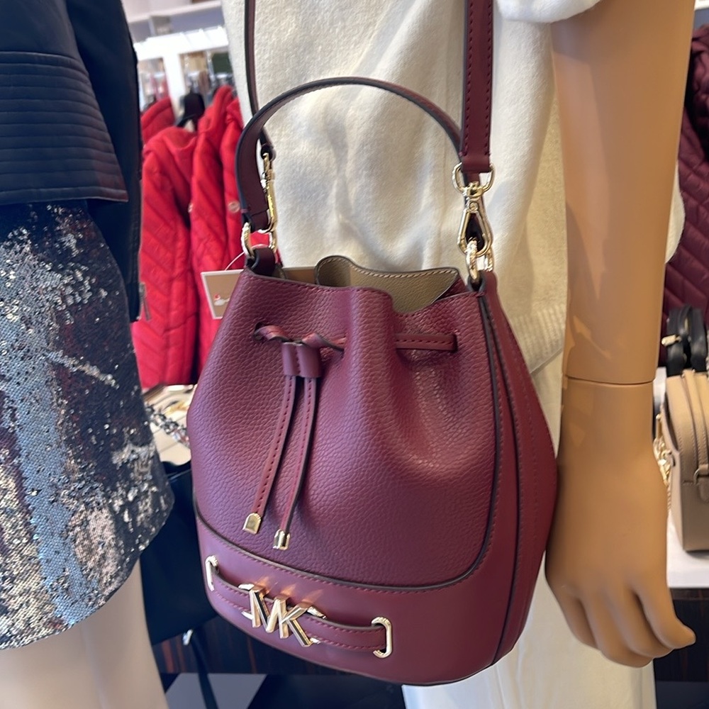 MICHAEL KORS 
Reed Medium Pebbled Leather Bucket Bag
Dark Cherry 
NWT